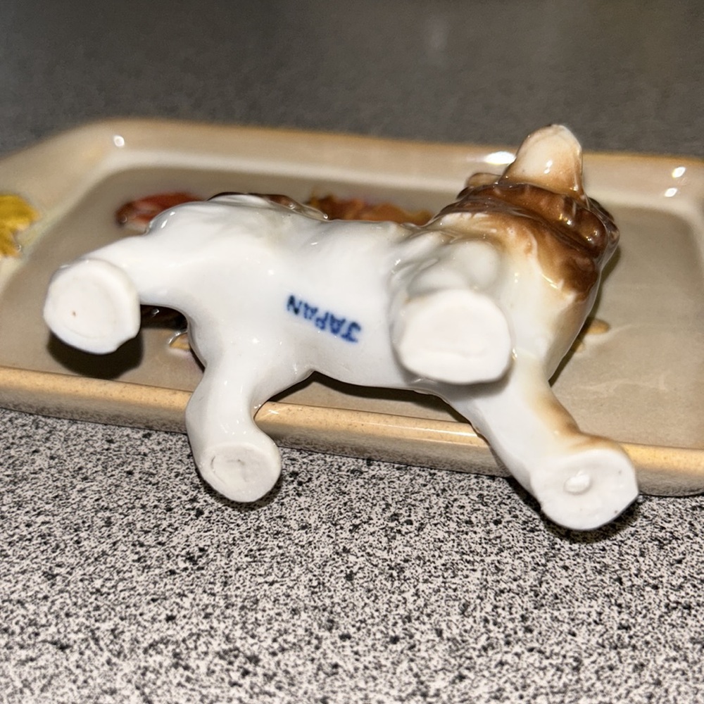 VTG Akita Dog Porcelain Figurine Japan - Picture 7 of 9